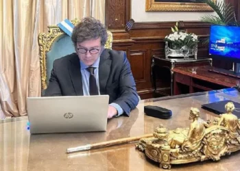 El gobierno habilita la incorporación de operaciones en la moneda estadounidense para los menores de edad entre 13 y 17 años