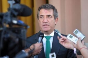 Sergio Urribarri queda libre tras una decisión judicial en medio de la feria de enero
