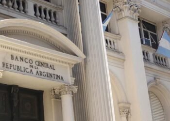 Dólar: tras la baja de tasas por parte del BCRA se allana el camino para el “crawling peg” al 1%