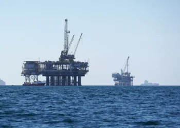 Diálogo con EEUU hace retroceder el precio del petróleo.