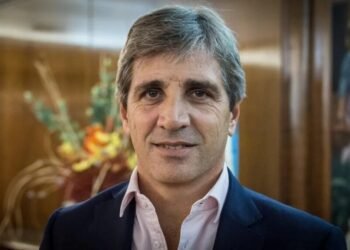 Sin deuda por REPO: Caputo cruza a los K por su déficit.