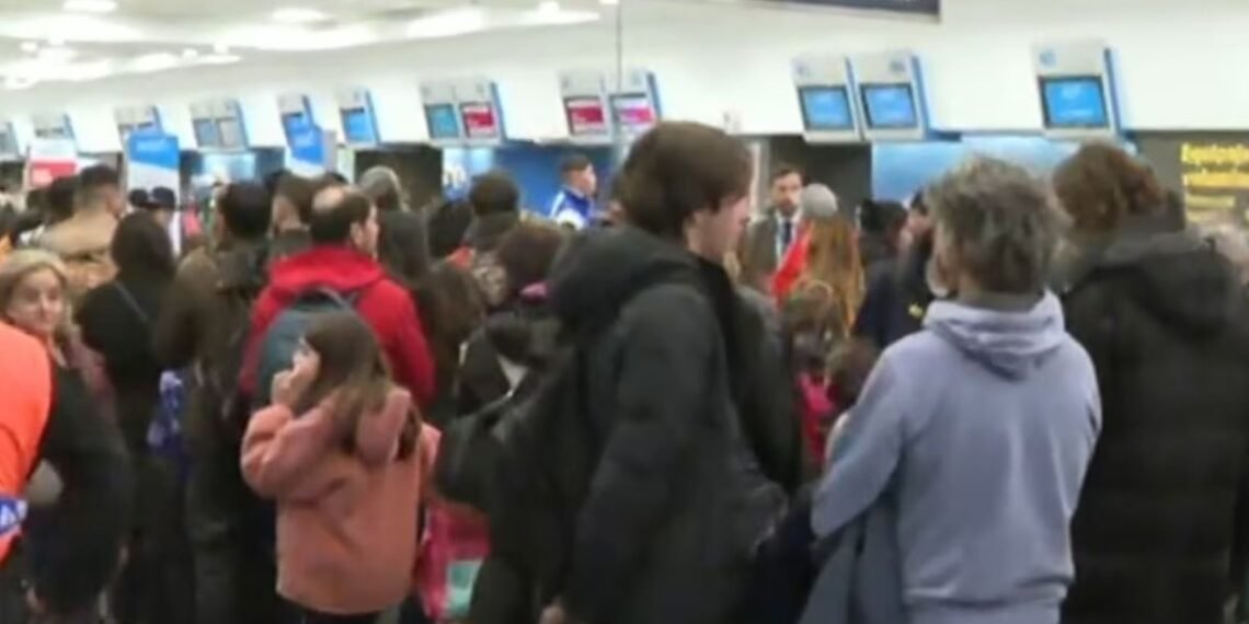 Los controladores aéreos anuncian paro nacional para el 21 de abril tras fracaso en las negociaciones paritarias