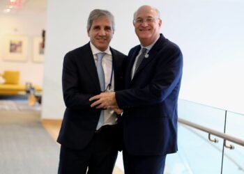 Tras el apoyo del Banco Mundial, Luis Caputo aseguró una garantía del BID por US$550 millones