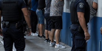 Disturbios en comisaría de Balvanera: cuatro reclusos detenidos y tres policías hospitalizados
