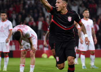 Barracas Central sorprende a Huracán con un golazo y avanza a octavos de la Copa Argentina
