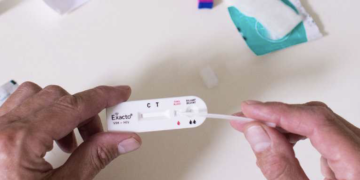¿Se realizó tu pareja el test de VIH? Un preocupante hallazgo sobre los mayores de 30 años y las tasas de positividad