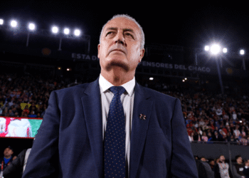 Gustavo Alfaro celebra la victoria más significativa de su carrera y motiva a Paraguay ante Alemania: “26 guerreros”