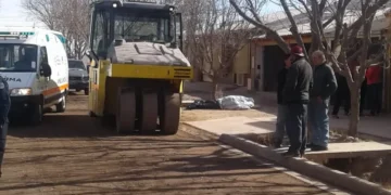 Accidente fatal: un hombre de 89 años pierde la vida al ser atropellado por una máquina compactadora en Mendoza
