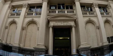 El optimismo en los mercados financieros se sostiene ante la caída de la inflación y el dólar
