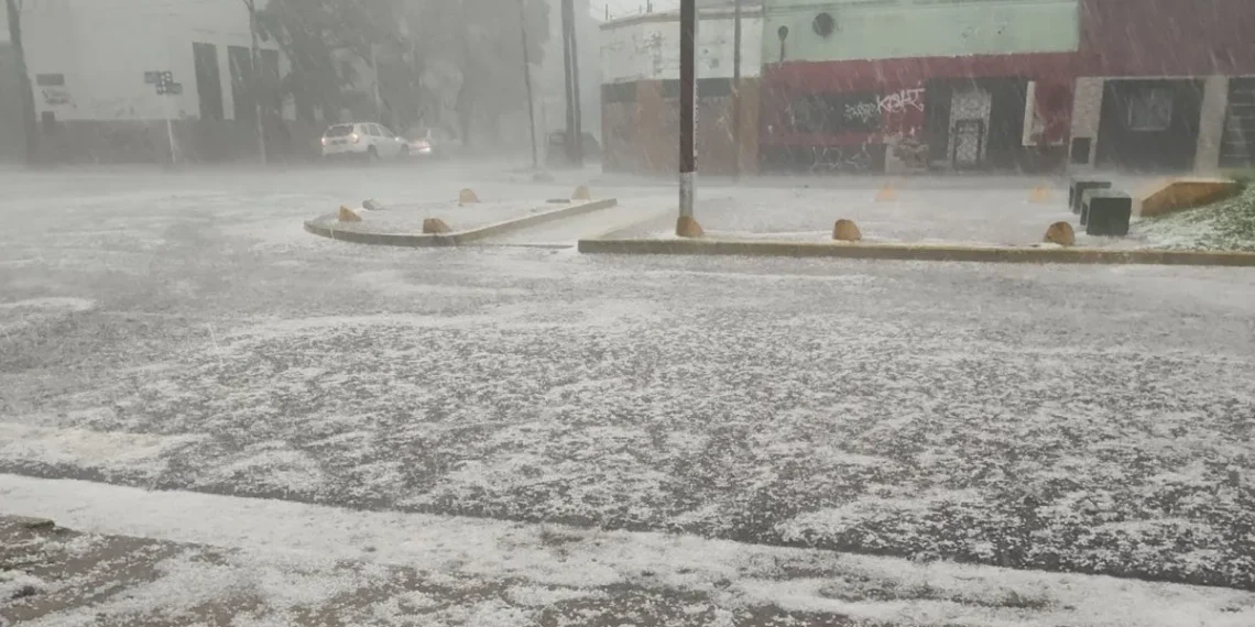 Tormenta con lluvias y granizo avanza sobre Buenos Aires y se espera que alcance el AMBA