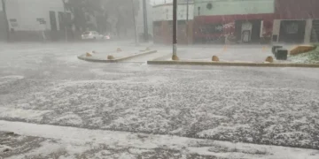 Tormenta con lluvias y granizo avanza sobre Buenos Aires y se espera que alcance el AMBA