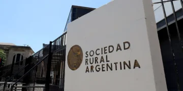 Reformas en el agro: expertos proponen la eliminación de retenciones y una reforma tributaria integral