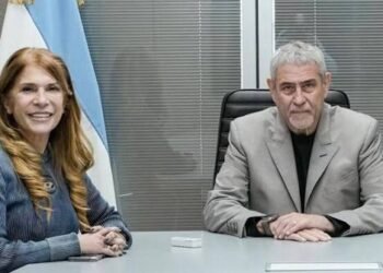 A la espera de la reforma por las reelecciones, varios intendentes impulsan candidaturas de esposas y hermanos