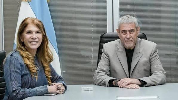 A la espera de la reforma por las reelecciones, varios intendentes impulsan candidaturas de esposas y hermanos