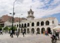 Un turista falleció frente al Cabildo de Salta: se investigan las causas