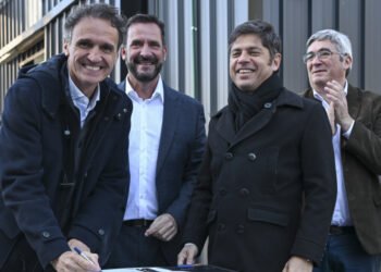 El gobierno provincial critica a Milei por la gestión de rutas y solicita transferencia una autopista