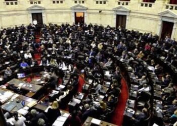 El oficialismo define su estrategia para conseguir votos para la reforma política