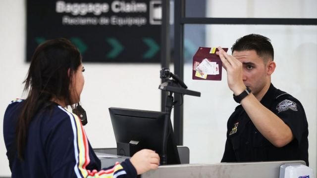 Advertencia: Estados Unidos, Perú y República Dominicana restringen el ingreso a quienes no renueven su pasaporte a tiempo