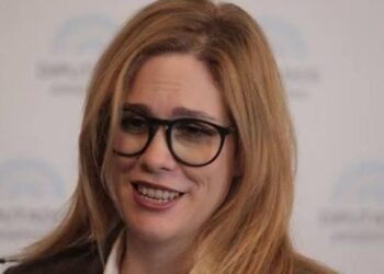Lilia Lemoine responde a insultos con un golpe en Rosario