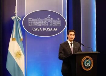 Adrián Ravier asume como vocero del Gobierno y plantea una nueva etapa en la comunicación pública