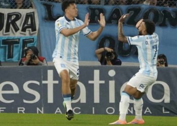 Racing sufre una nueva derrota en Mendoza, lo que lo aleja de la cima en ambas tablas