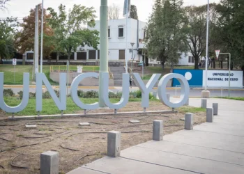Un vicedirector de secundaria en Mendoza separado por exhibir contenido sexual en clase
