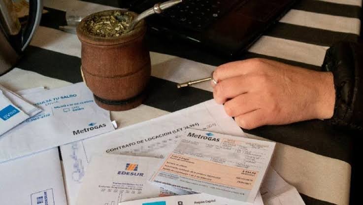 Agosto llega con aumentos en transporte, servicios, alquileres, educación y salud