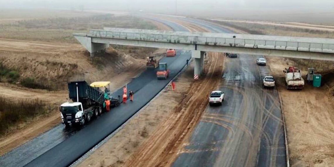 El Gobierno amplió el régimen para cancelar deudas de obra pública e incorporó obligaciones por mantenimiento de rutas nacionales