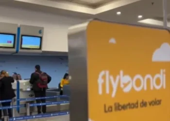 Flybondi lleva 12 días sin operar y ahora enfrenta la caída de su sitio web