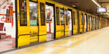 Jubilados porteños podrán viajar gratis en subte: quiénes acceden y cómo tramitar el beneficio