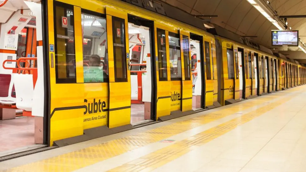 Jubilados porteños podrán viajar gratis en subte: quiénes acceden y cómo tramitar el beneficio