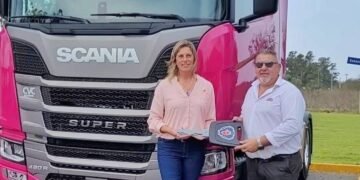 Claudia Abadín, camionera: “La vida arriba de un camión no es fácil, porque te alejás de tu familia y de tus amistades”