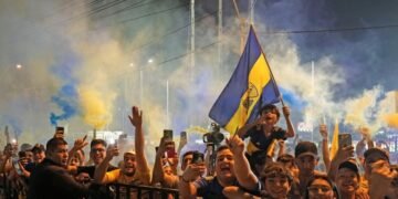 Diez hinchas de Boca deportados en Paraguay antes del encuentro ante Recoleta