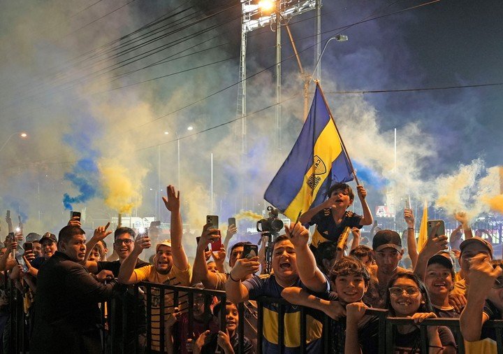 Diez hinchas de Boca deportados en Paraguay antes del encuentro ante Recoleta