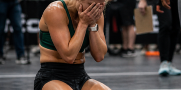 Controversia en Hyrox: campeona continúa compitiendo tras sufrir una incontinencia, lo que llevó a revisar las normas