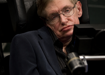 La importancia de la actitud en las relaciones según Stephen Hawking
