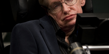 La importancia de la actitud en las relaciones según Stephen Hawking