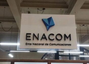 Controversia por la rápida reincorporación de un ex funcionario con millonaria indemnización