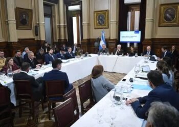El Senado acordó un dictamen para aumentar los cortes de biocombustibles y extender la adaptación de las pymes