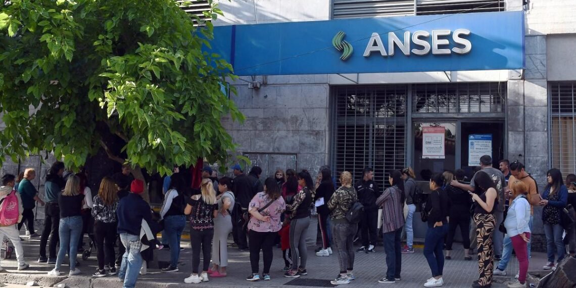 ANSES: cuándo cobran los jubilados, pensionados y titulares de asignaciones en octubre