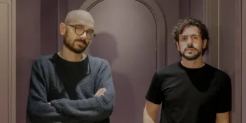 Alessandro Venneri, arquitecto: “Vivo en un departamento pequeño y la incorporación de armarios empotrados en el pasillo fue fundamental”