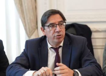 Álvarez cuestionó la protesta en Educación y acusó a los manifestantes de buscar “un hecho revolucionario”